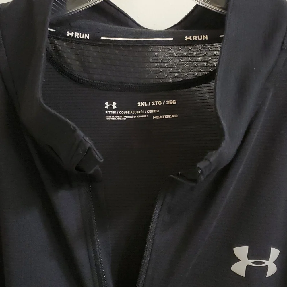 Under Armour Shirt - Picture 4 of 6